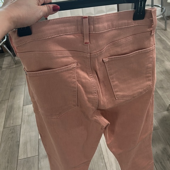 Like New Alice + Olivia Jeans in salmon pink - Picture 3 of 6